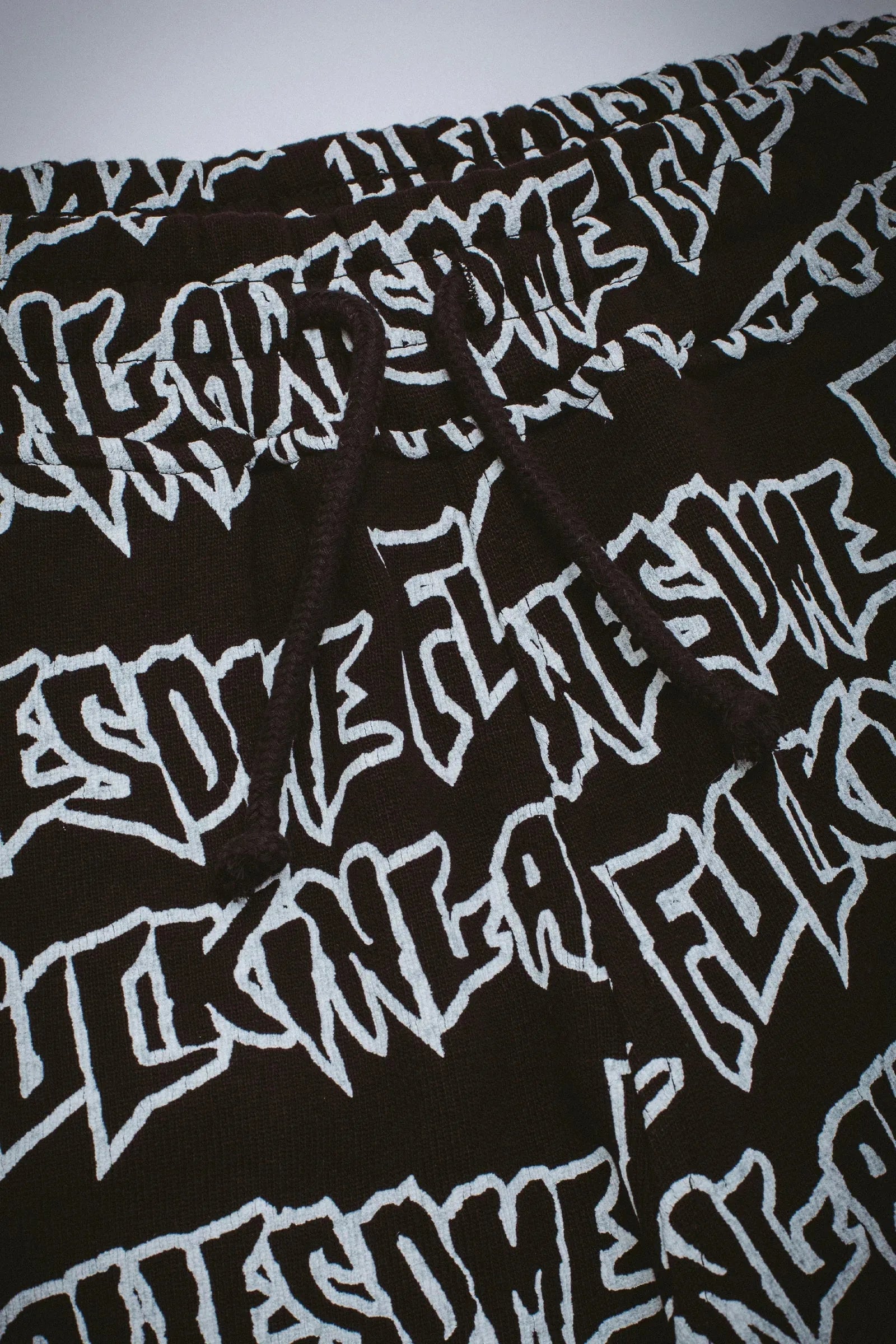 Fucking Awesome - AOP Stamp Sweatshorts - Black/White - ARROW & BEAST