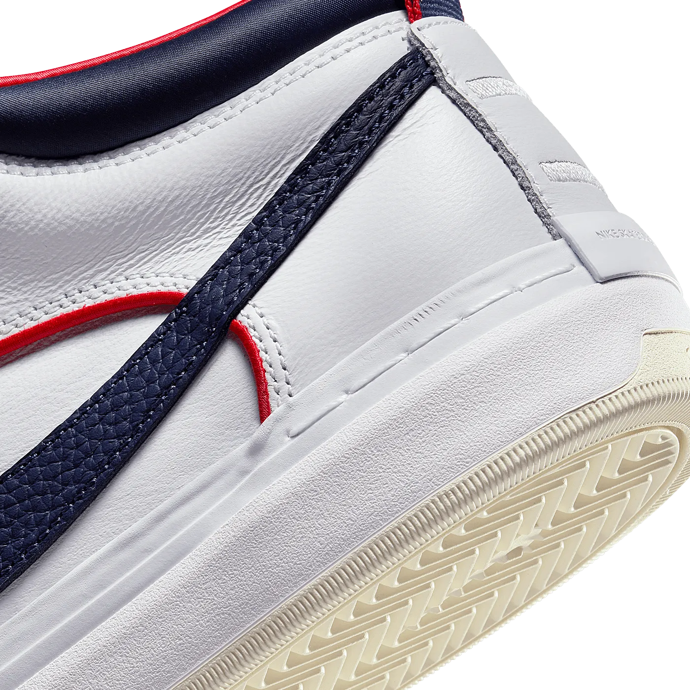 Nike SB React Leo Shoe White Midnight Navy Red FD0268-100