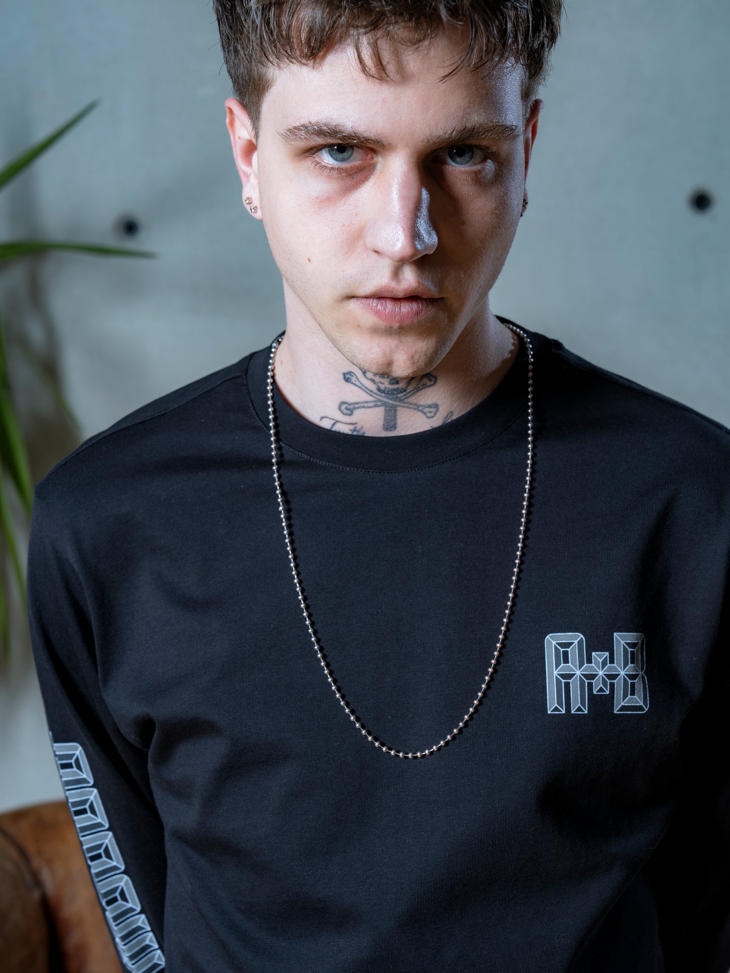 Arrow & Beast Tiles LS-Shirt Black