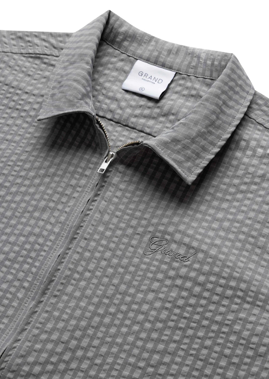 SEERSUCKER SHORT SLEEVE ZIP UP GREY