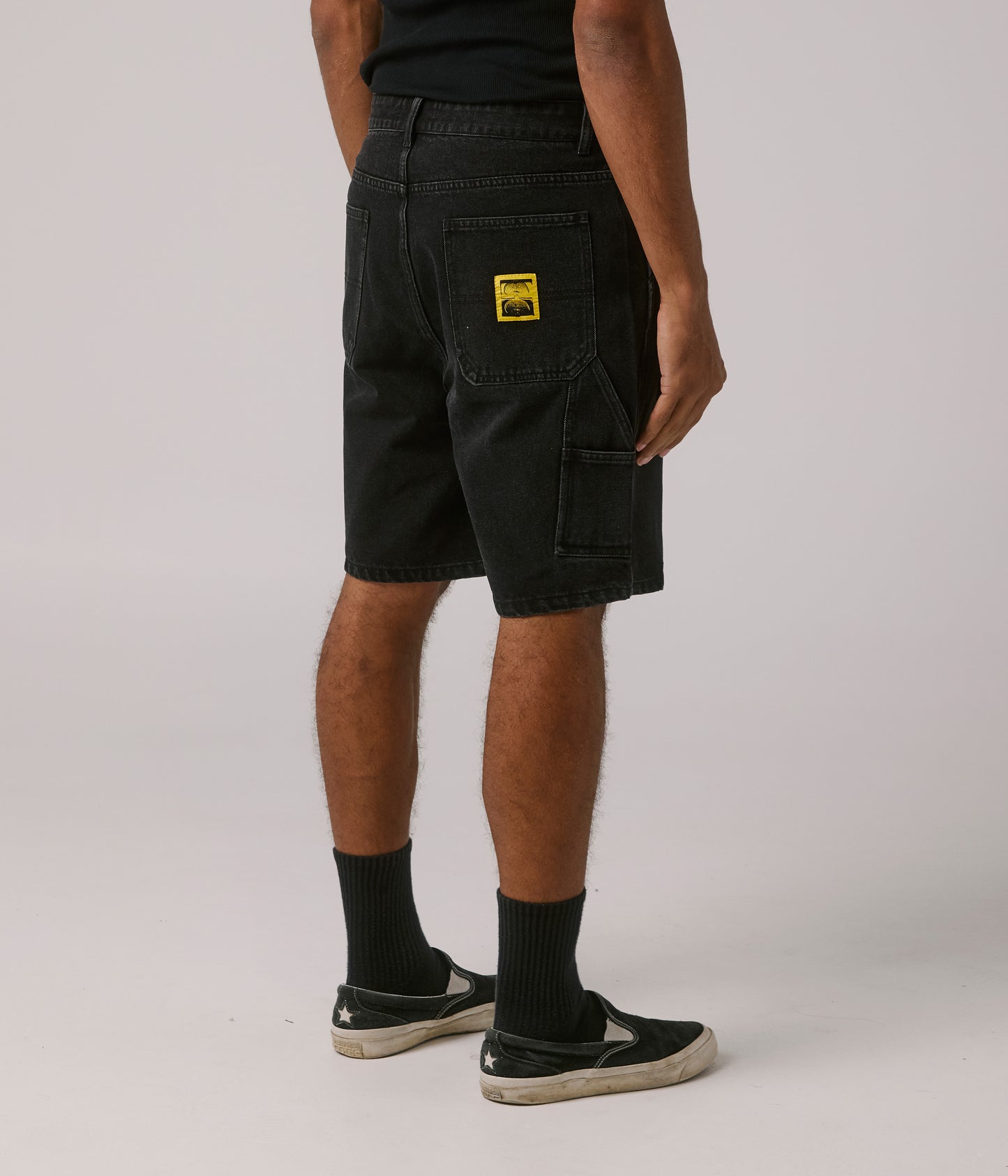 FORMER MERCHANDISE REYNOLDS 21' DENIM SHORT WASHED BLACK