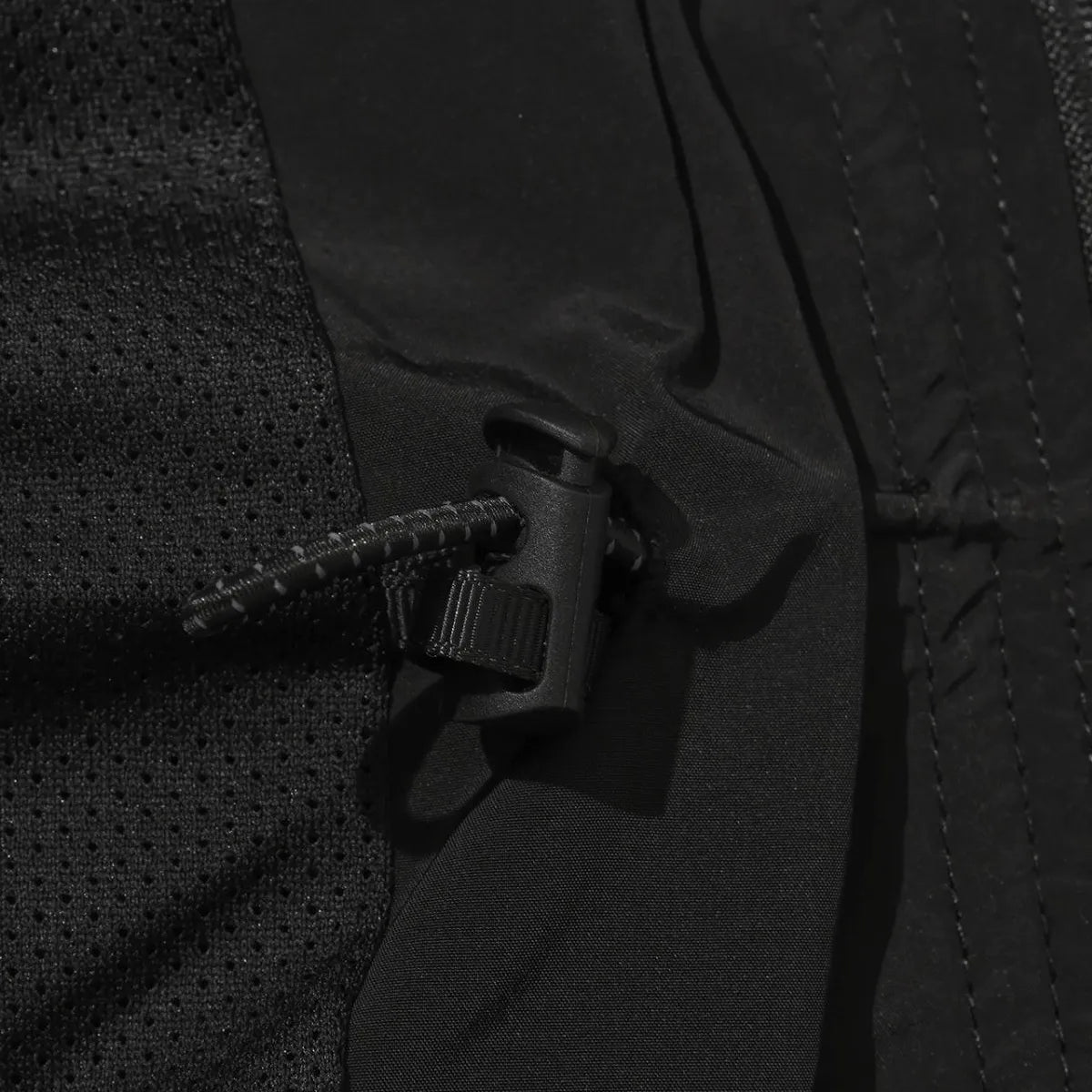 Hélas Limited Schuss Wind Jacket Black Pink - ARROW & BEAST