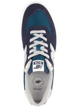 Laden Sie das Bild in den Galerie-Viewer, NM574VCN Vulc Shoe Navy
