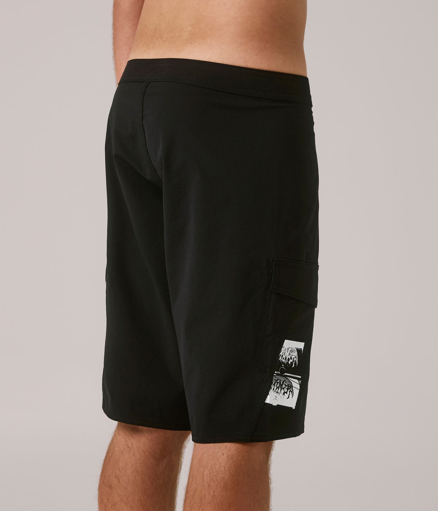FORMER MERCHANDISE PUNCTURE 21' TRUNK BLACK