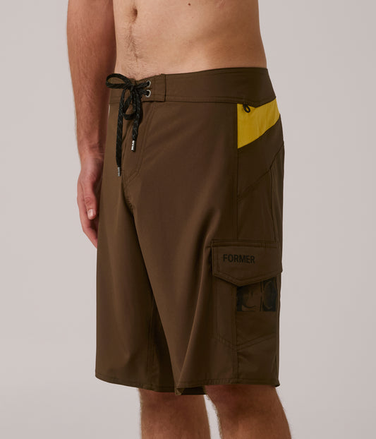 FORMER MERCHANDISE TRACER 20.5' TRUNK TAUPE