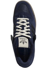 Laden Sie das Bild in den Galerie-Viewer, adidas Skateboarding Forum 84 Low ADV Navy Black
