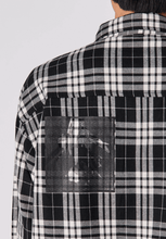 Load image into Gallery viewer, Former Ruptured Flanel LS Black
