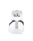 Chaussure Nike SB Blazer Court Premium Mid Scribble Blanc UNIQUEMENT EN LIGNE