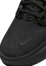 Load image into Gallery viewer, Nike SB Ishod Premium Shoe Tripple Black ONLINE ONLY
