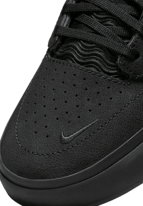 Nike SB Ishod Premium Shoe Tripple Black ONLINE ONLY