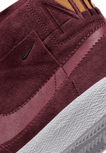 Load image into Gallery viewer, Nike SB Zoom Blazer Mid Premium Shoe Maroon DV7898-600
