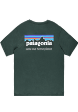 Laden Sie das Bild in den Galerie-Viewer, Patagonia P-6 Logo Mission Organic Tee Green

